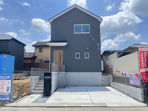 <b>柏市松葉町3丁目24-1期<br>新築戸建<br>価格変更<font color=red>3,780</font>万円</b>