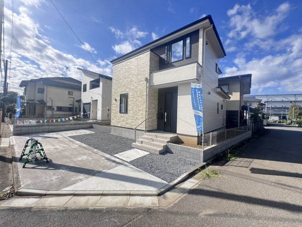 <b>流山市北3期<br>新築戸建<br>価格変更<font color=red>4,368</font>万円</b>