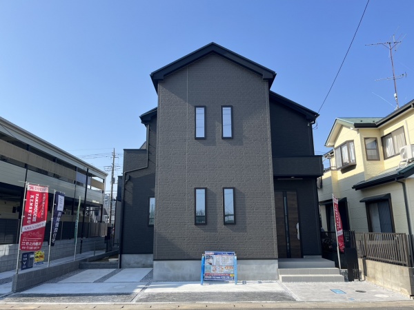 <b>流山市東初石8期<br>新築戸建<br>4,590万円</b>
